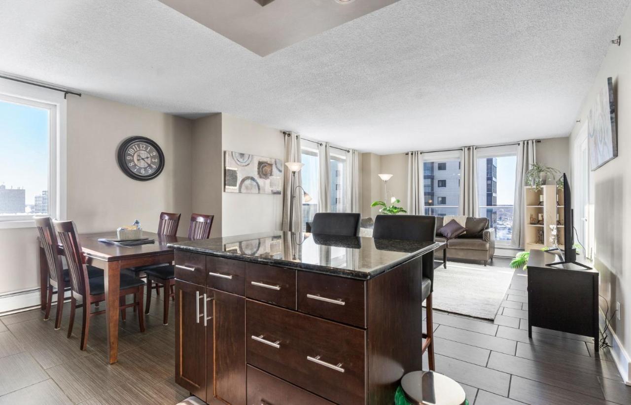 Superb 2 Bedroom Downtown With River View Saskatoon Exterior photo